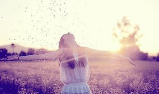 仰望的反义词是什么 仰望幸福的角度