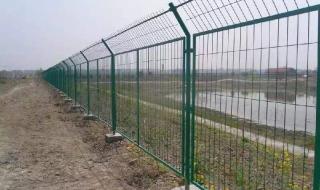 公路护栏网多少钱一米 铁网围栏多少钱一米